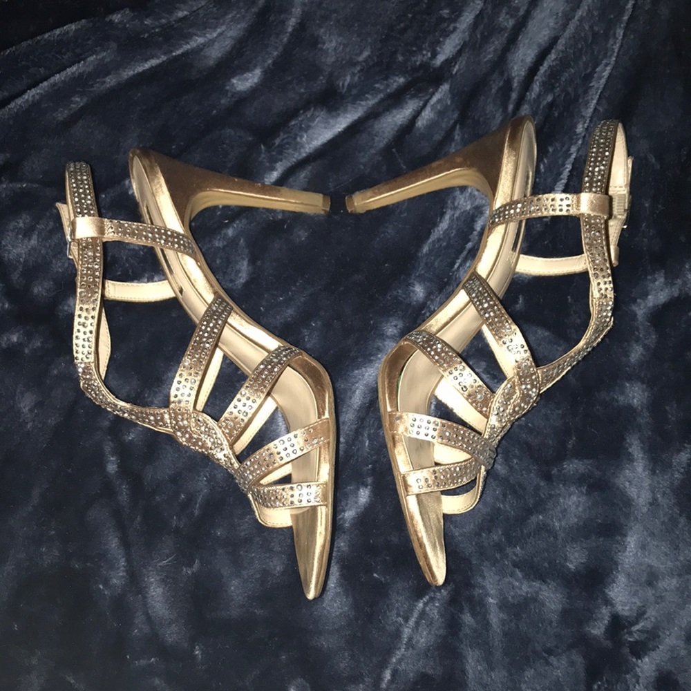 Heels - Picture 3 of 4